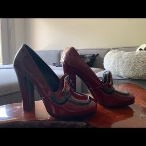 Size 39 Prada red heel